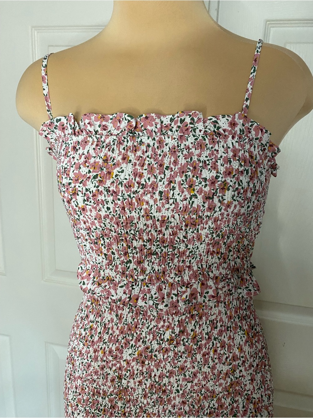 Petal & Pup Lyne Dress Size 4 Pink White Floral Smocked Bodycon Midi - Picture 5 of 11